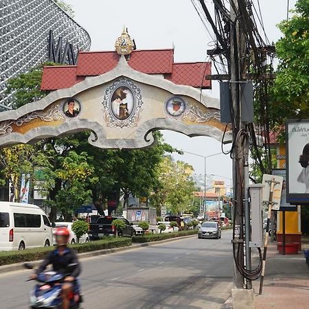 The Pub Guesthouse Чиангмай Экстерьер фото
