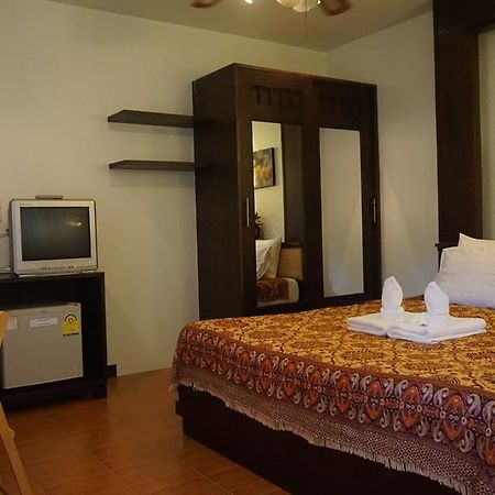 The Pub Guesthouse Чиангмай Экстерьер фото